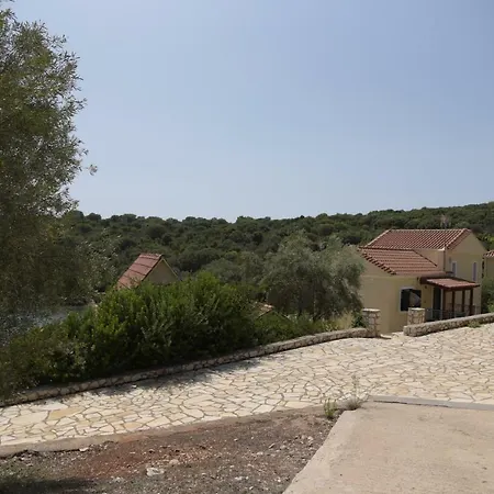 Elia Village Apartment